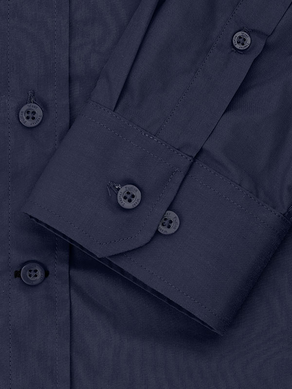 Detaljbild skjortärm mörkblå figursydd skjorta med långa ärmar från Texstar