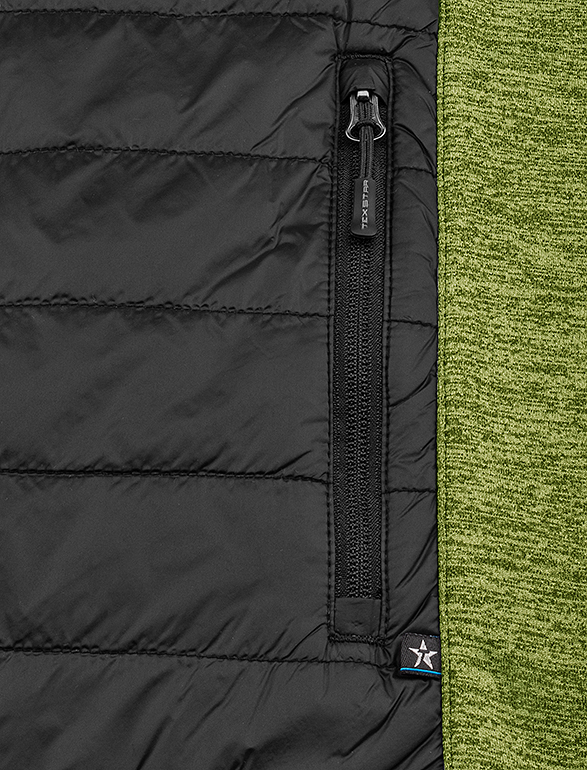 Detaljbild ficka svart och grön tunn flexibel arbetsjacka med huva från Texstar